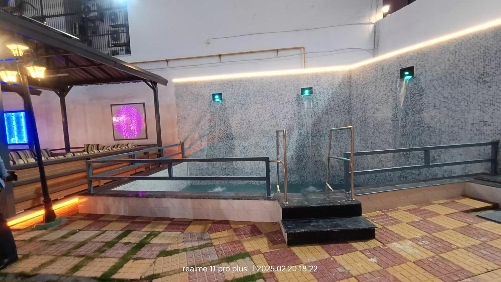 Twin Towers Bed & Breakfast Greater Noida Eksteriør bilde