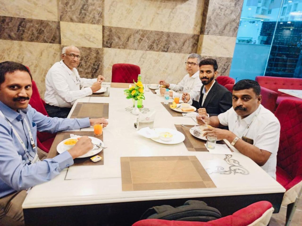 Twin Towers Bed & Breakfast Greater Noida Eksteriør bilde