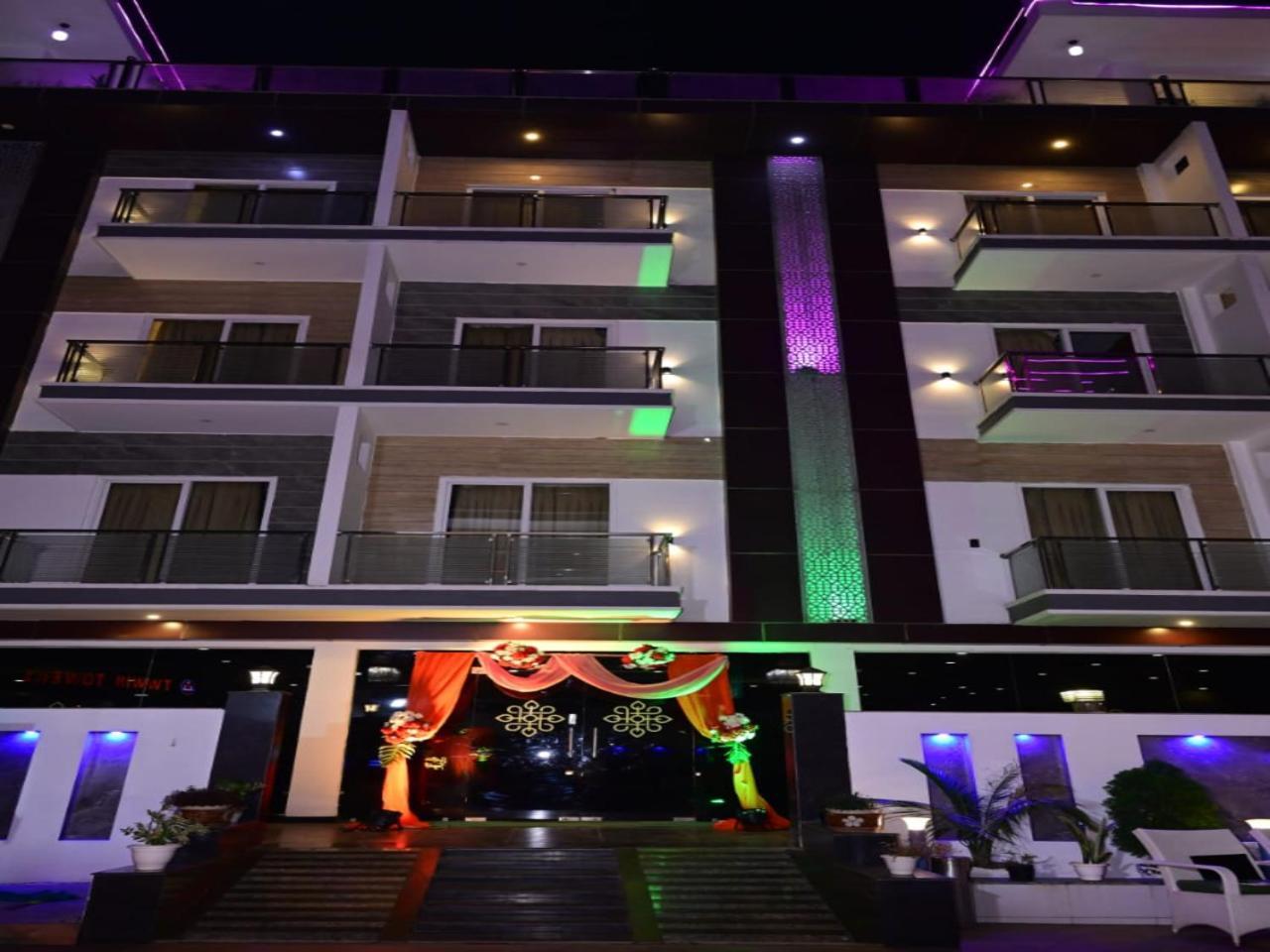 Twin Towers Bed & Breakfast Greater Noida Eksteriør bilde
