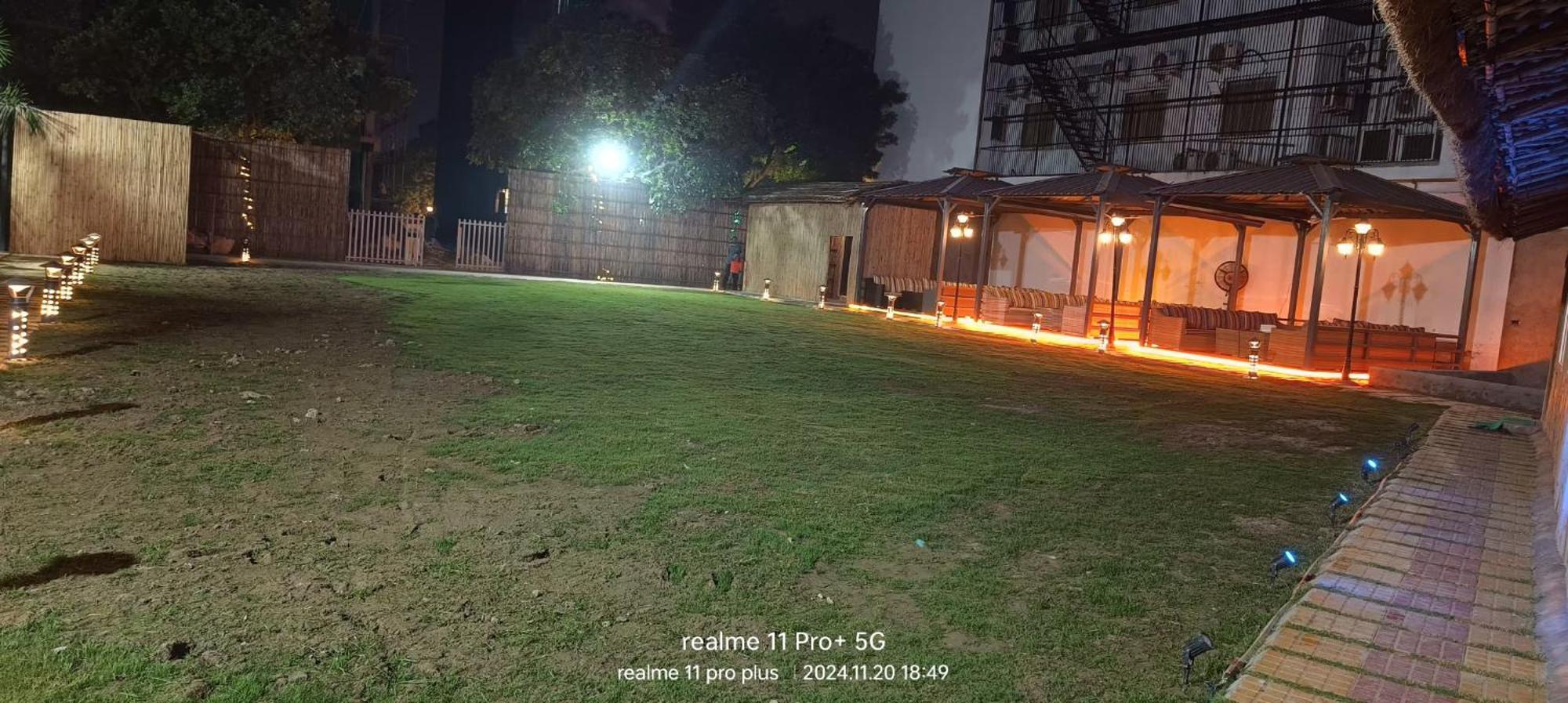 Twin Towers Bed & Breakfast Greater Noida Eksteriør bilde